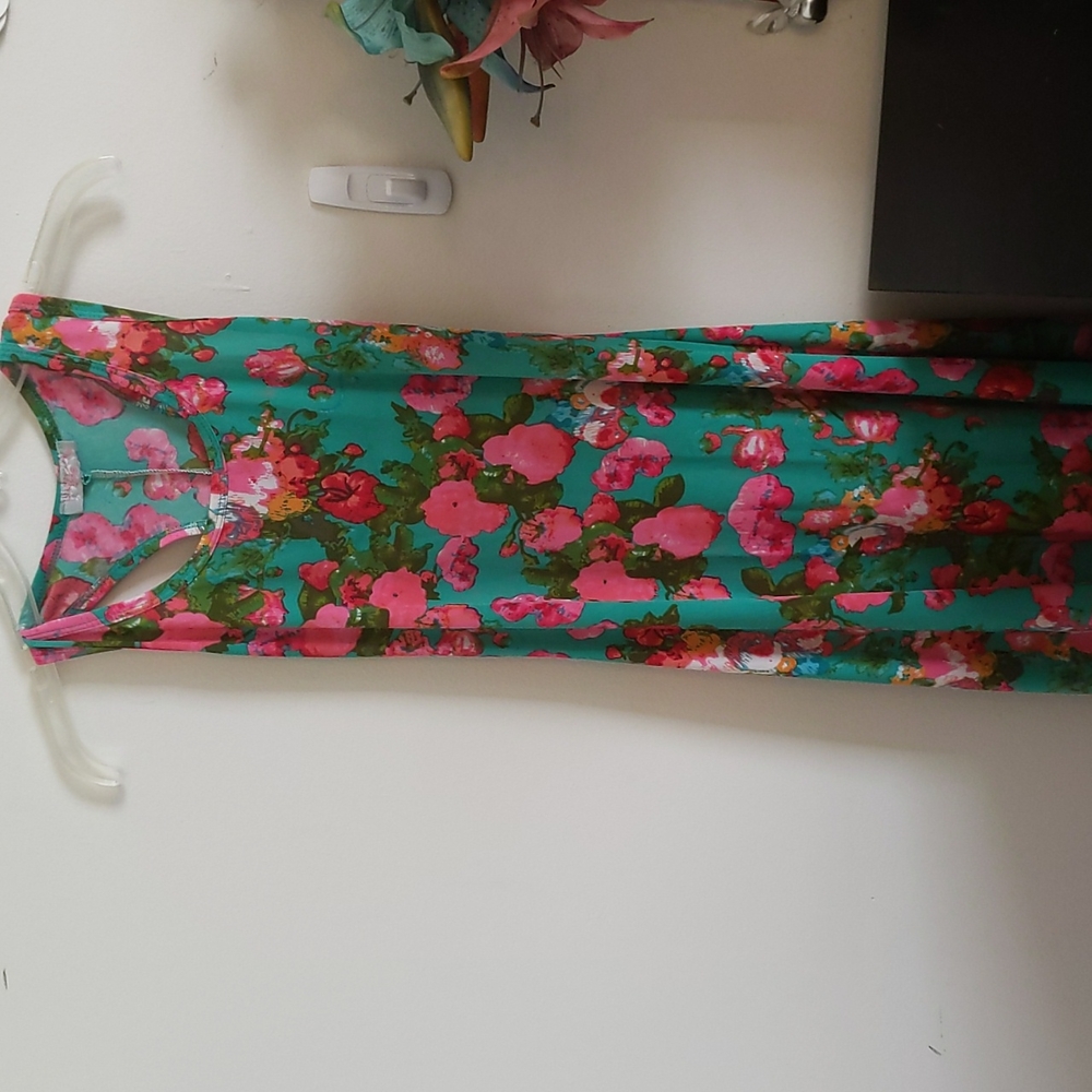 Floral sleeveless summer dress